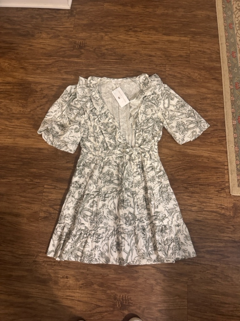 NWT Caroline constas dress size large